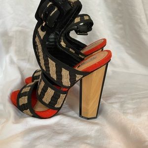 SCHUTZ block heels “domenica woven sandal” - perfect for summer